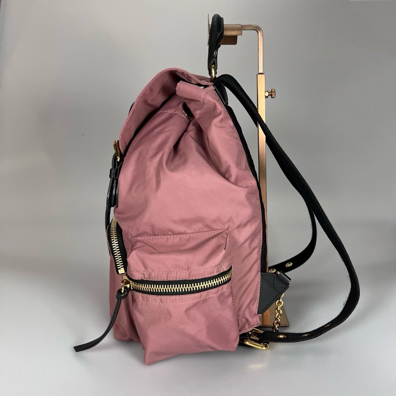BURBERRY 豆沙粉尼龍後背包-2
