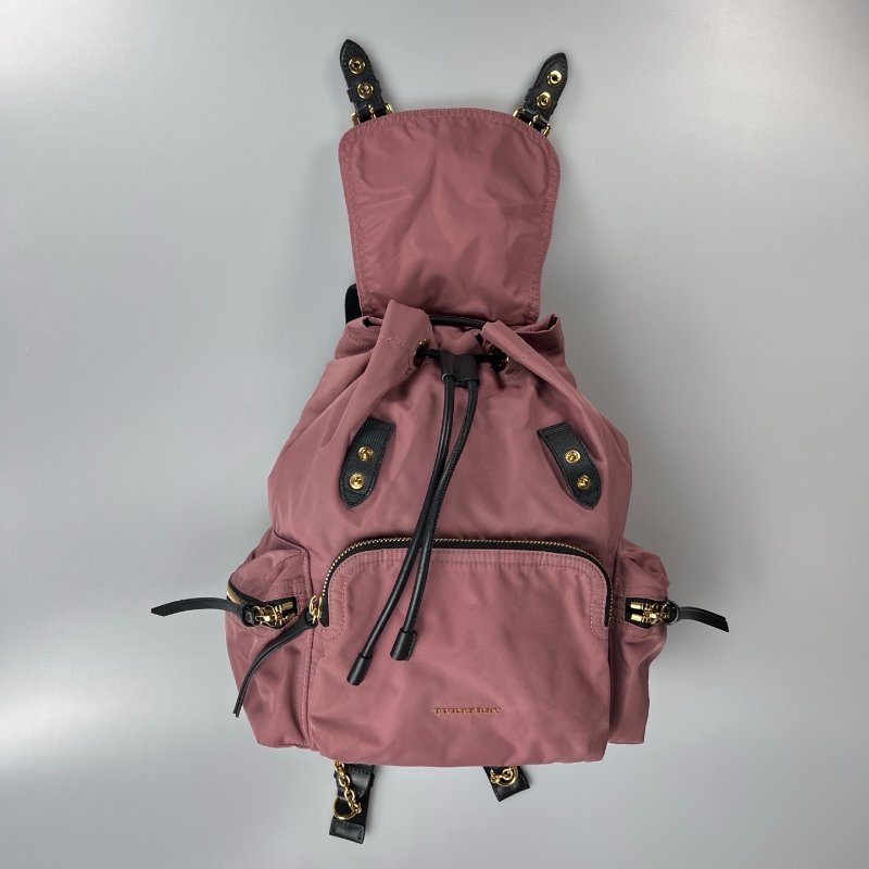 BURBERRY 豆沙粉尼龍後背包-5