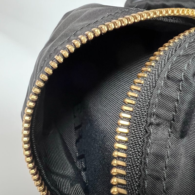 BURBERRY 黑尼龍拚皮革後背包-10