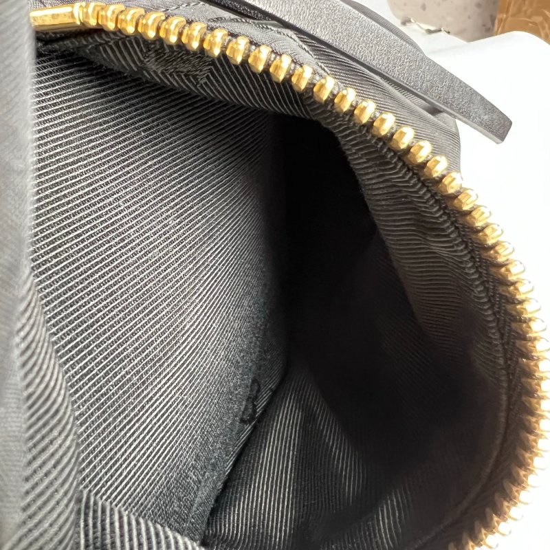 BURBERRY 黑尼龍拚皮革後背包-11