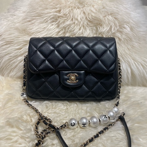 Chanel 20cm 黑色羊皮Flap Bag 珠鏈帶