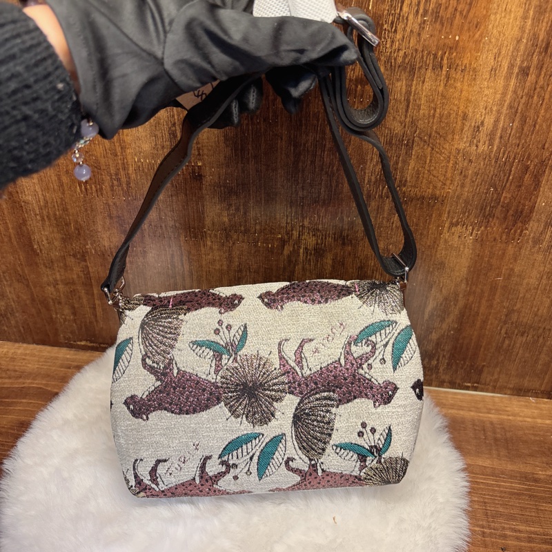 Furla 動物印花斜挎包-1