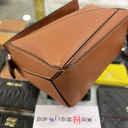 東區正精品㊣LOEWE PUZZLE MINI 焦糖色小牛皮銀扣拼接幾何拼圖手提肩背斜背包兩用包迷你款 RZ6206-8