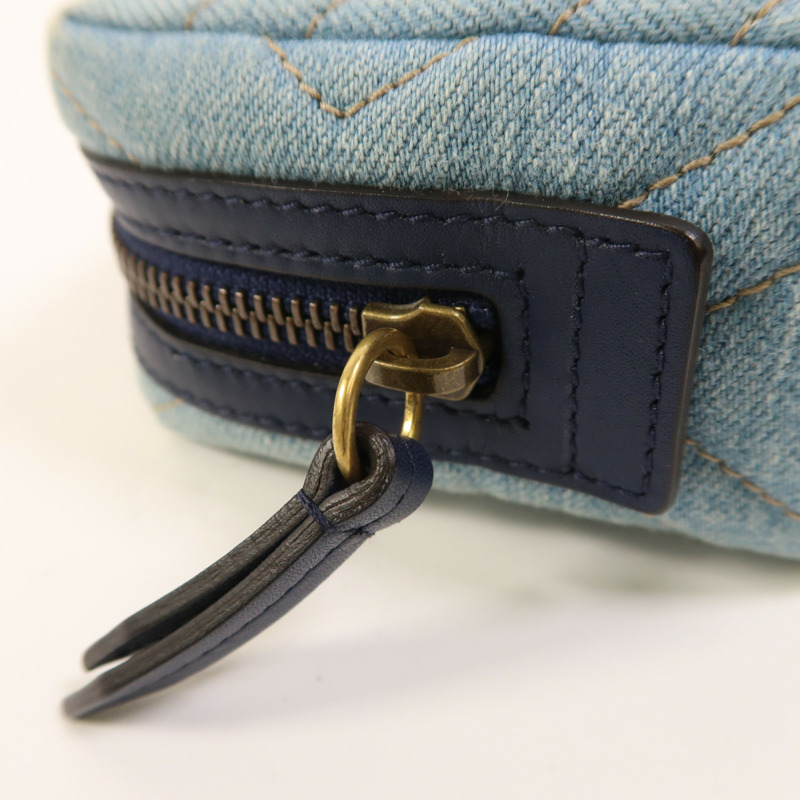 GUCCI 牛仔布Pouch金扣手拿包-17