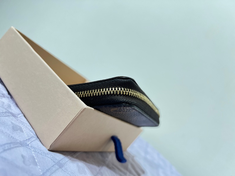 LOUIS VUITTON 路易斯威登 零錢包（9成5新）-18