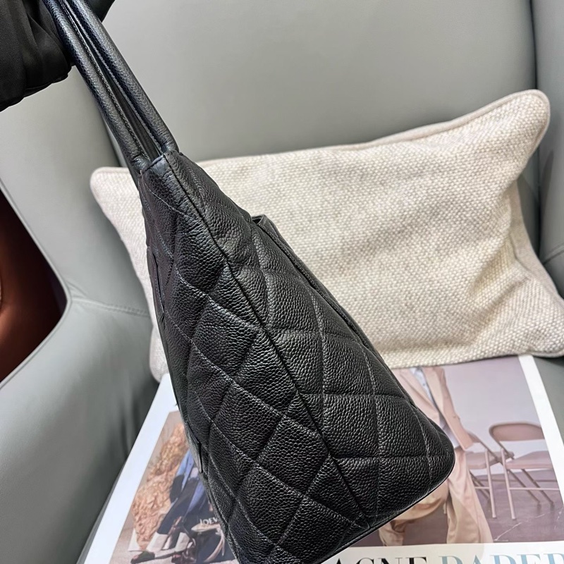 Chanel香奈兒黑銀荔枝皮魚子醬希爾頓 7開-4