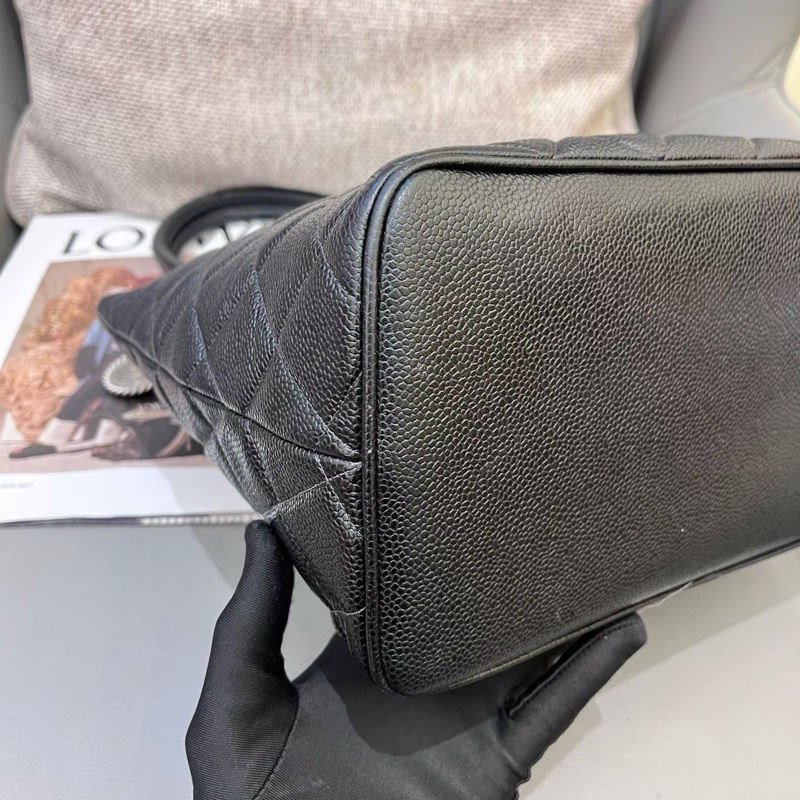 Chanel香奈兒黑銀荔枝皮魚子醬希爾頓 7開-7