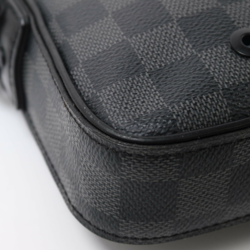 LOUIS VUITTON Damier Graphite Alpha Messenger Bag肩背袋-8