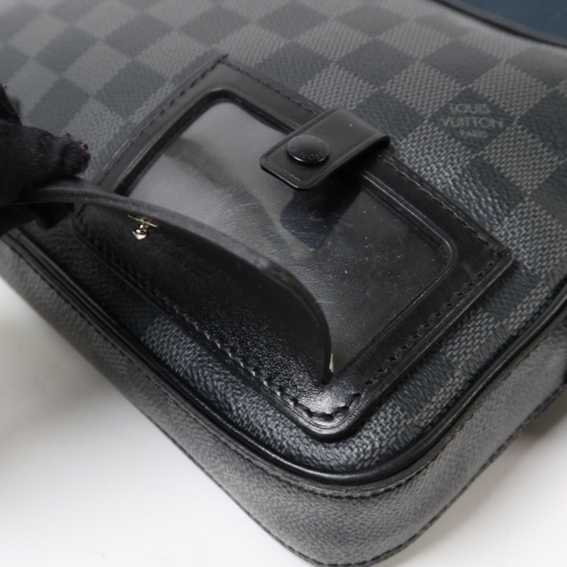 LOUIS VUITTON Damier Graphite Alpha Messenger Bag肩背袋-13