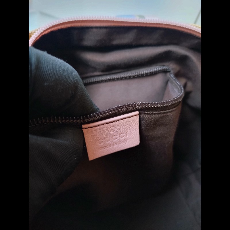Gucci 粉把駝布logo水餃包-18