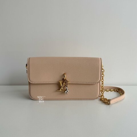 98新✨ 有購證🙌🏻 Louis Vuitton LV 路易威登 Bloom Wallet on Chain 奶茶色金釦