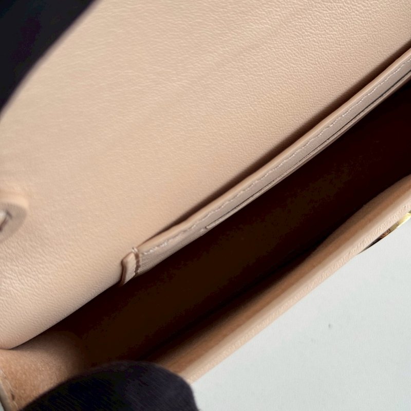 98新✨ 有購證🙌🏻 Louis Vuitton LV 路易威登 Bloom Wallet on Chain 奶茶色金釦-7