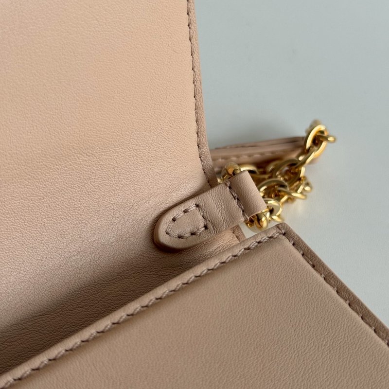 98新✨ 有購證🙌🏻 Louis Vuitton LV 路易威登 Bloom Wallet on Chain 奶茶色金釦-10
