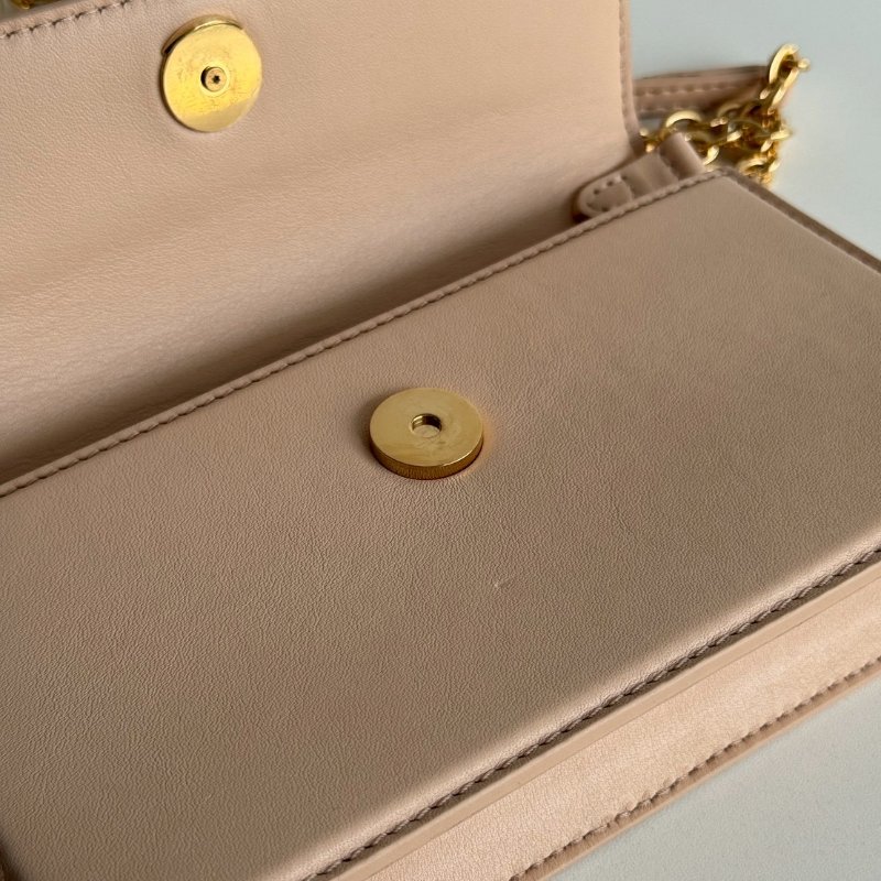 98新✨ 有購證🙌🏻 Louis Vuitton LV 路易威登 Bloom Wallet on Chain 奶茶色金釦-15