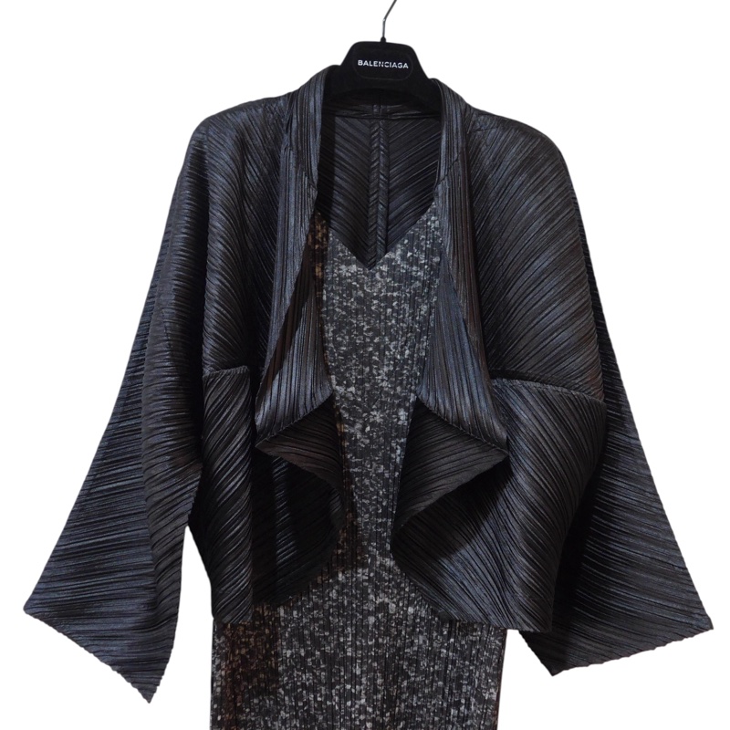 pleats please 三宅一生黑色罩衫 日本尺寸：3-6