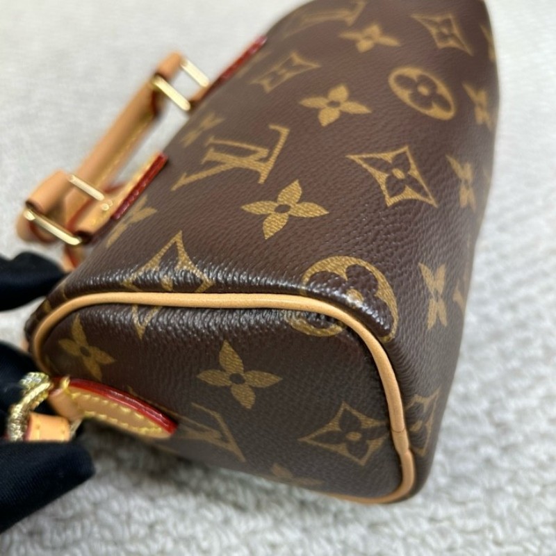 sz cgy LV路易威登Speedy Nano老花迷你枕頭包 經典Monogram塗層帆布 棕色牛皮飾邊 肩帶可調節 可單肩可斜挎可手提 日常通勤約會都很合適-8