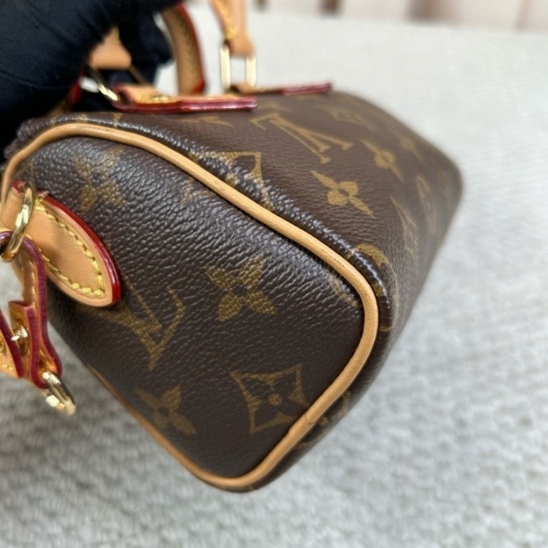 sz cgy LV路易威登Speedy Nano老花迷你枕頭包 經典Monogram塗層帆布 棕色牛皮飾邊 肩帶可調節 可單肩可斜挎可手提 日常通勤約會都很合適-10