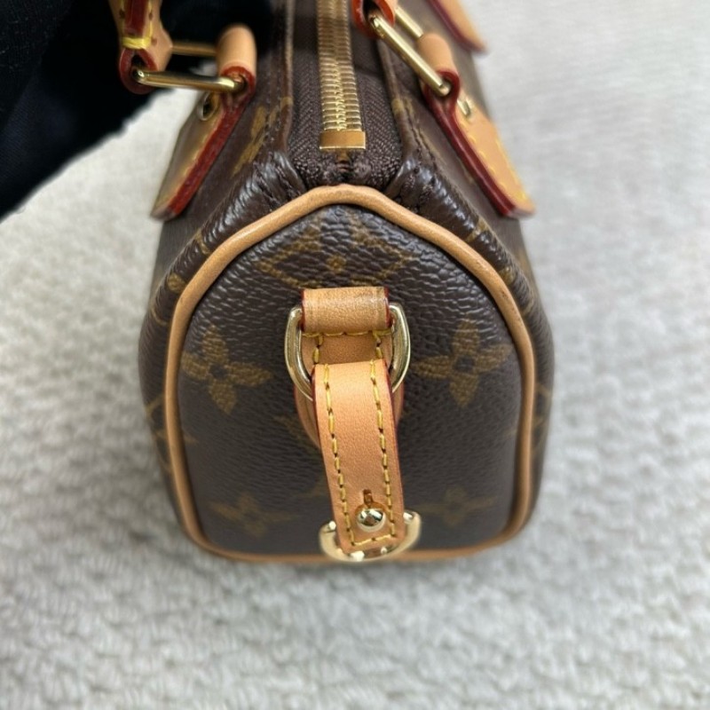 sz cgy LV路易威登Speedy Nano老花迷你枕頭包 經典Monogram塗層帆布 棕色牛皮飾邊 肩帶可調節 可單肩可斜挎可手提 日常通勤約會都很合適-11