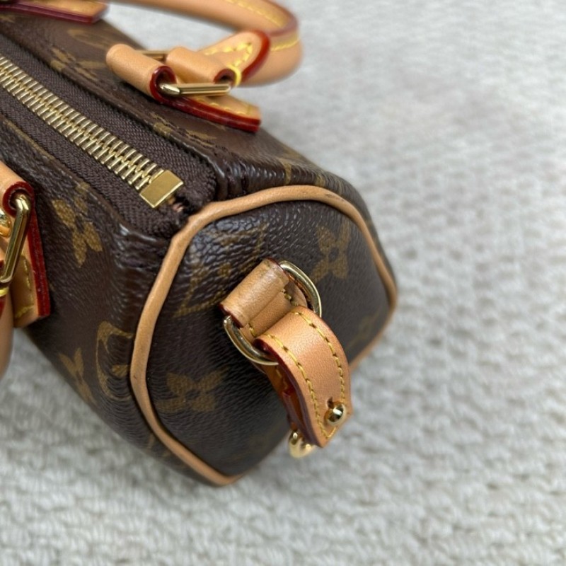 sz cgy LV路易威登Speedy Nano老花迷你枕頭包 經典Monogram塗層帆布 棕色牛皮飾邊 肩帶可調節 可單肩可斜挎可手提 日常通勤約會都很合適-12