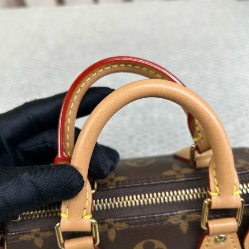 sz cgy LV路易威登Speedy Nano老花迷你枕頭包 經典Monogram塗層帆布 棕色牛皮飾邊 肩帶可調節 可單肩可斜挎可手提 日常通勤約會都很合適-18