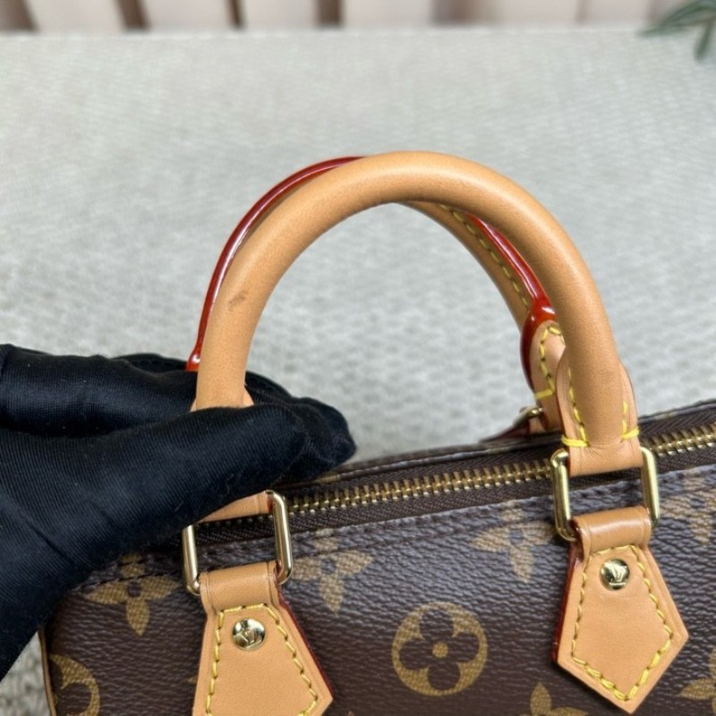 sz cgy LV路易威登Speedy Nano老花迷你枕頭包 經典Monogram塗層帆布 棕色牛皮飾邊 肩帶可調節 可單肩可斜挎可手提 日常通勤約會都很合適-19