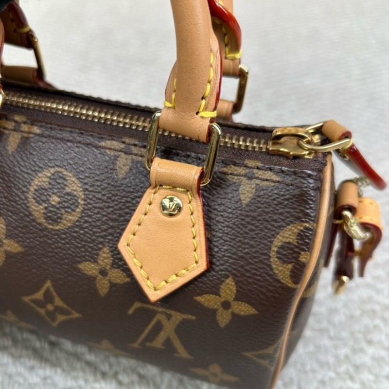 sz cgy LV路易威登Speedy Nano老花迷你枕頭包 經典Monogram塗層帆布 棕色牛皮飾邊 肩帶可調節 可單肩可斜挎可手提 日常通勤約會都很合適-22