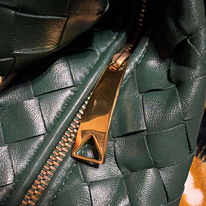 二手 BOTTEGA VENETA mini Jodie 墨綠色金扣 新款-17