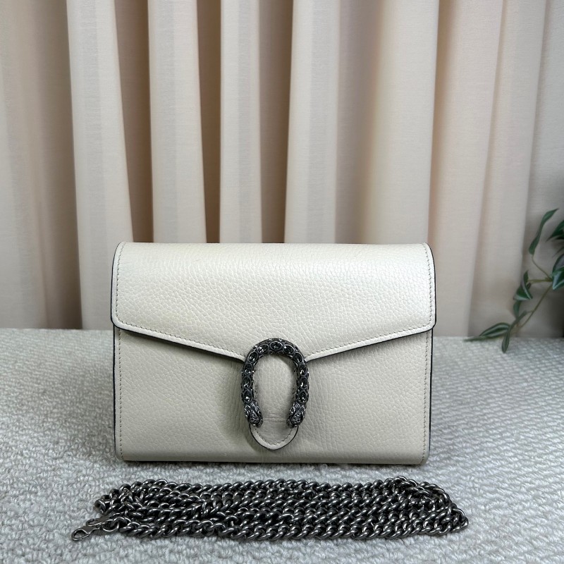 古馳GUCCI白色鑽扣酒神woc鏈條包 經典鑽扣設計 銀色鏈條 多卡位 內置拉鏈 非常實用 單肩斜挎都可以 日常百搭 顯氣質-0