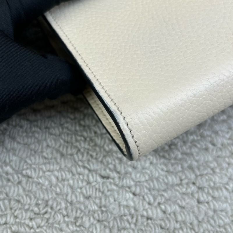 古馳GUCCI白色鑽扣酒神woc鏈條包 經典鑽扣設計 銀色鏈條 多卡位 內置拉鏈 非常實用 單肩斜挎都可以 日常百搭 顯氣質-13