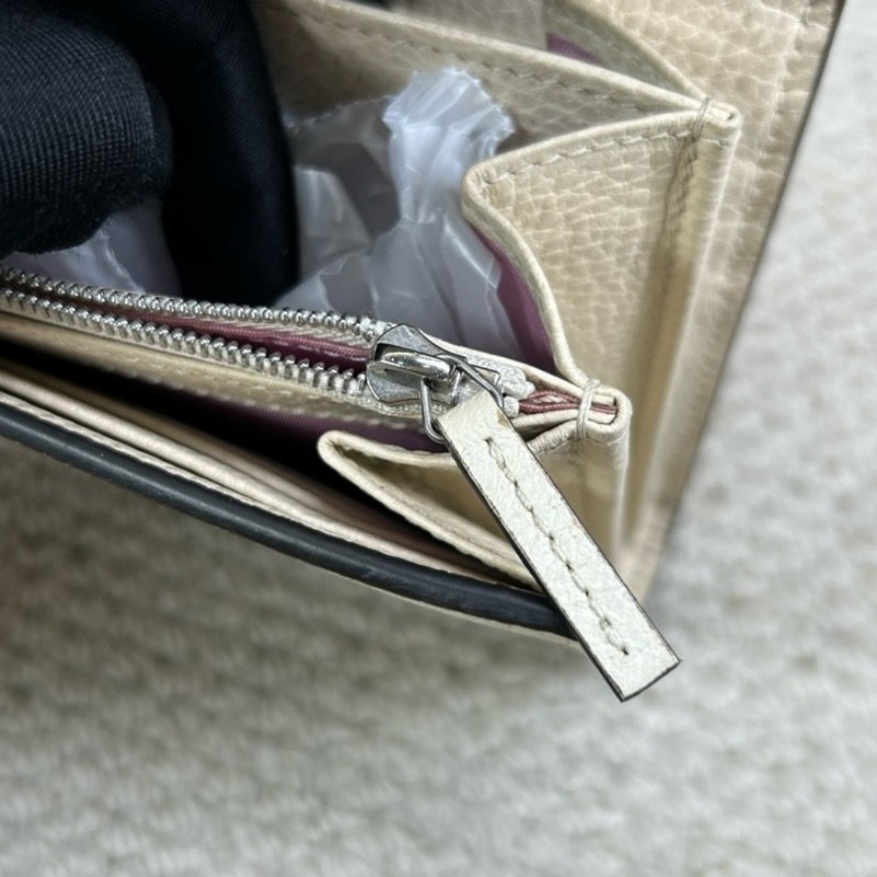 古馳GUCCI白色鑽扣酒神woc鏈條包 經典鑽扣設計 銀色鏈條 多卡位 內置拉鏈 非常實用 單肩斜挎都可以 日常百搭 顯氣質-23