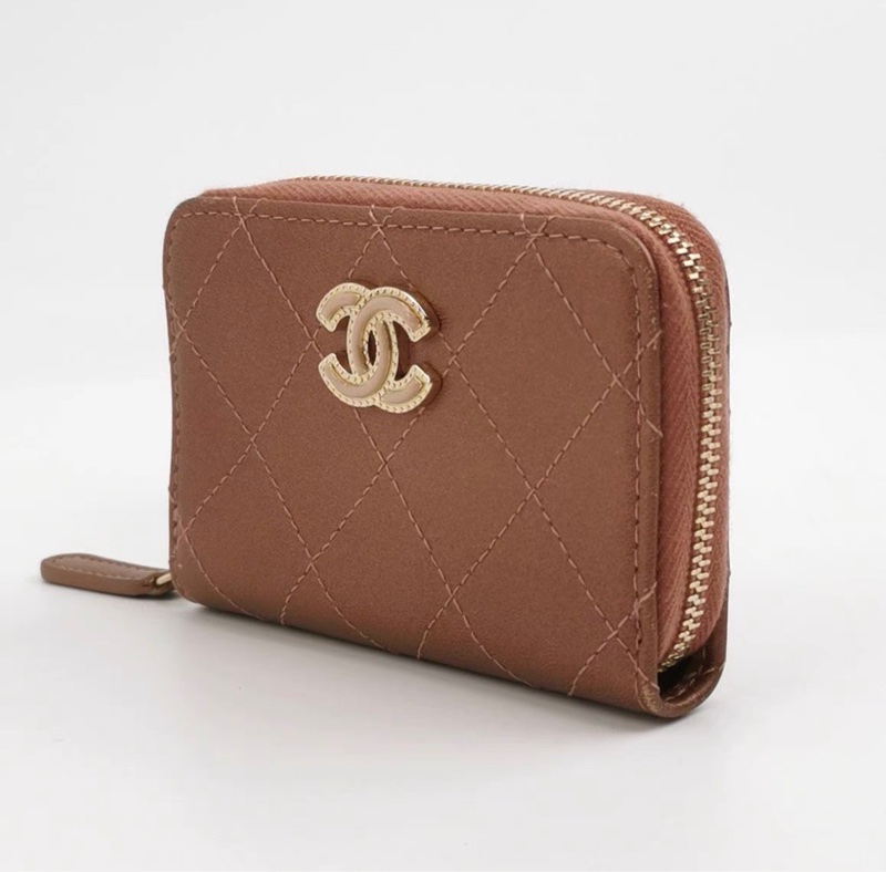 Chanel 羊皮純色菱格絎縫雙C標識卡包-10