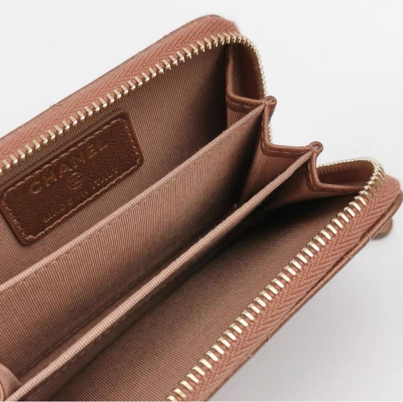 Chanel 羊皮純色菱格絎縫雙C標識卡包-13