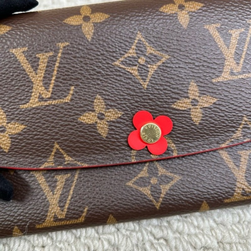 LV路易威登老花Emilie小紅花錢包 獨特紅色花朵裝飾 盡顯優雅 卡位多 容量大 方便攜帶 日常百搭-3
