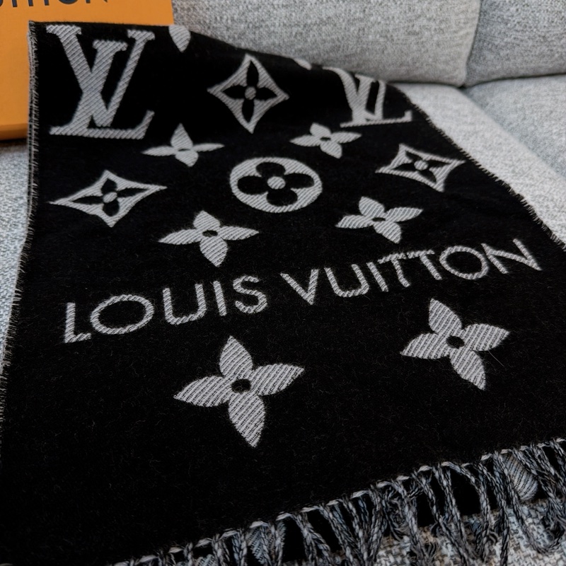 LV Essential 黑白 經典花紋 雙面 圍巾-1