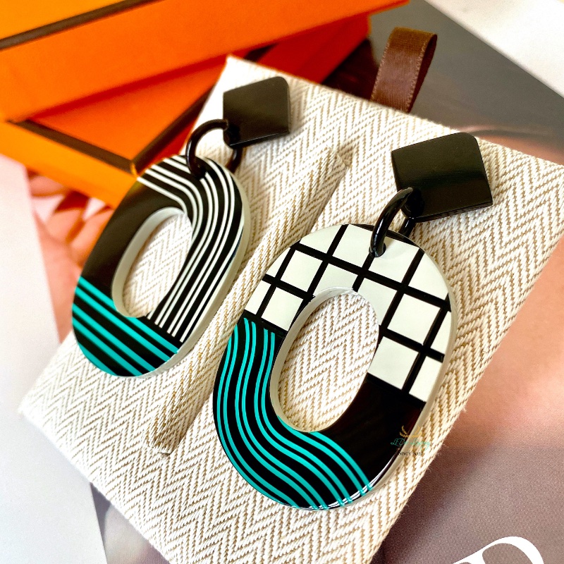 Hermes 愛馬仕 白 x 綠 x 黑 圓形 線條 水牛角 針式耳環 精品耳環-2