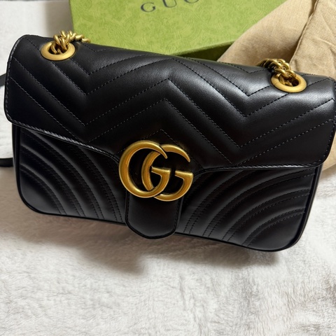 GUCCI GG Marmont 肩背包 小號 26 黑色  金扣