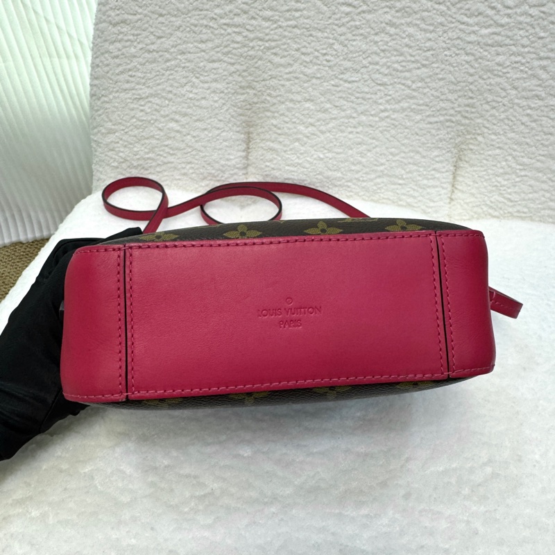 LV 原花拚桃色拉鍊流蘇相機包M43557-5