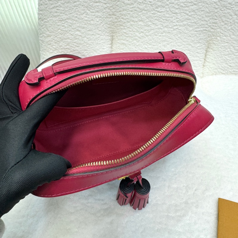 LV 原花拚桃色拉鍊流蘇相機包M43557-6