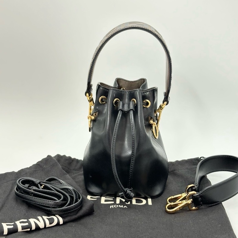 FENDI 黑金抽繩手提肩背斜背mini水桶包12*17.5*10 98新配件塵袋-1