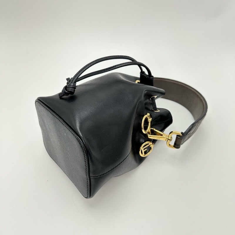 FENDI 黑金抽繩手提肩背斜背mini水桶包12*17.5*10 98新配件塵袋-5