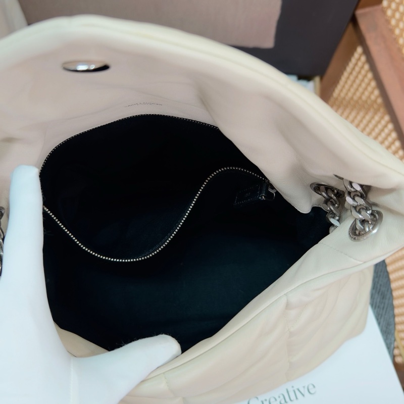 YSL LOULOU系列白色銀扣肩背斜背泡芙雲朵包32*22*13 98新配件塵袋-2