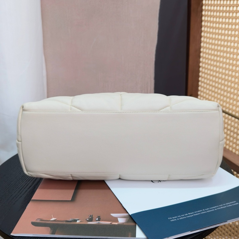 YSL LOULOU系列白色銀扣肩背斜背泡芙雲朵包32*22*13 98新配件塵袋-4