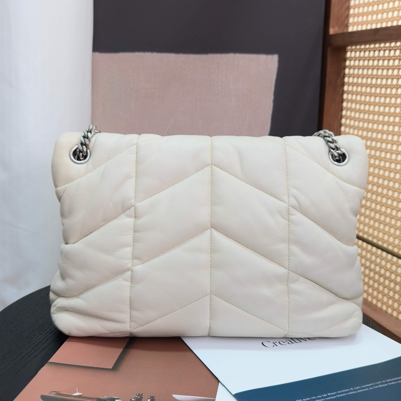 YSL LOULOU系列白色銀扣肩背斜背泡芙雲朵包32*22*13 98新配件塵袋-6