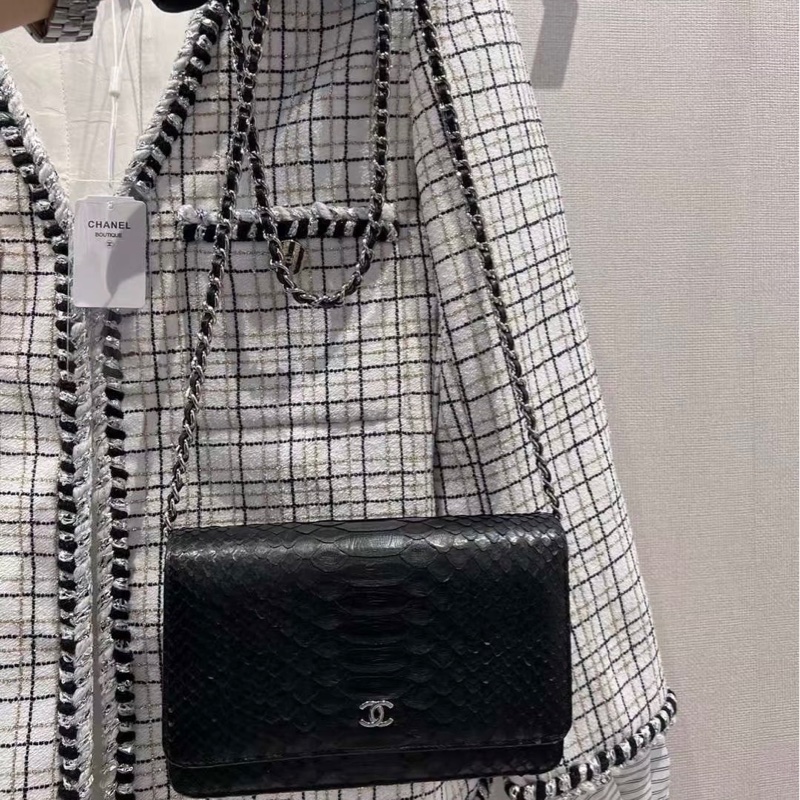 CHANEL WOC蛇皮肩背斜背鏈條包 19*13*14 98新配件盒子塵袋-0