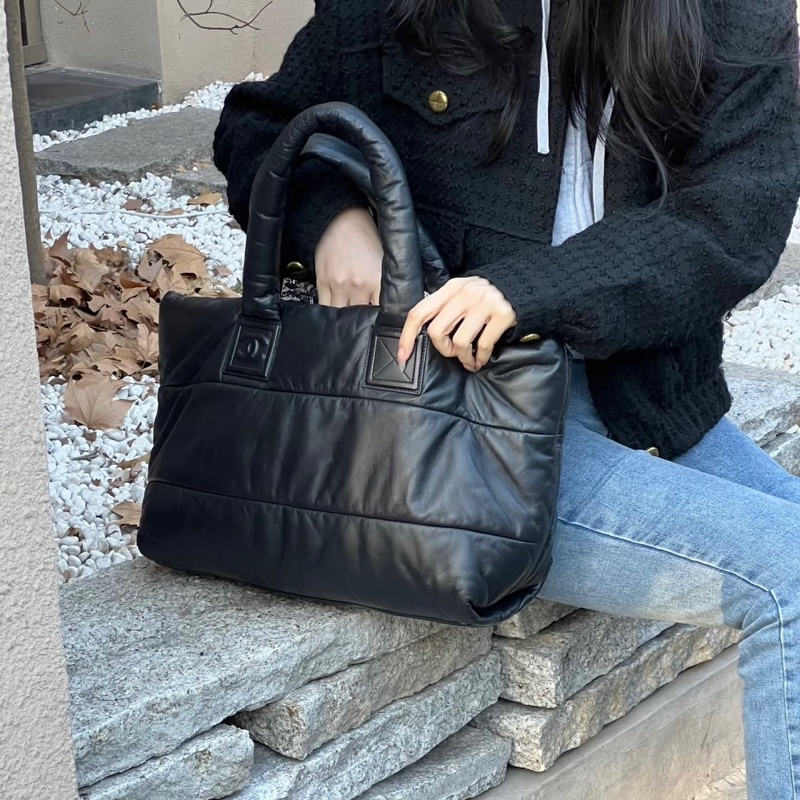 CHANEL Cocon 黑色羽絨托特包40*30*16 98新配件塵袋-0