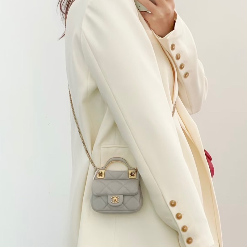 CHANEL mini灰金衣架包11*10*3.5 98新配件盒子塵袋保卡-0