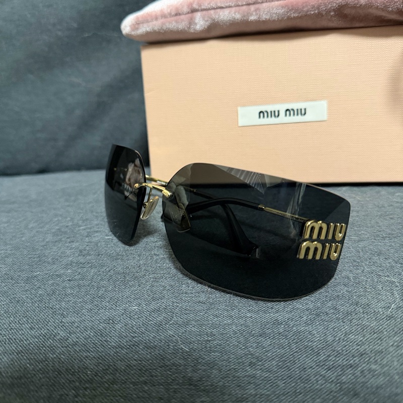 Miumiu墨鏡張元英同款-3