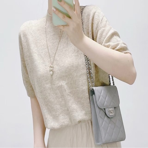 Chanel竪版手機包灰色銀扣 羊皮 11*18*4 99新配件盒子塵袋保卡