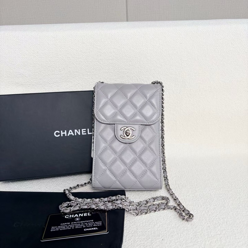 Chanel竪版手機包灰色銀扣 羊皮 11*18*4 99新配件盒子塵袋保卡-1