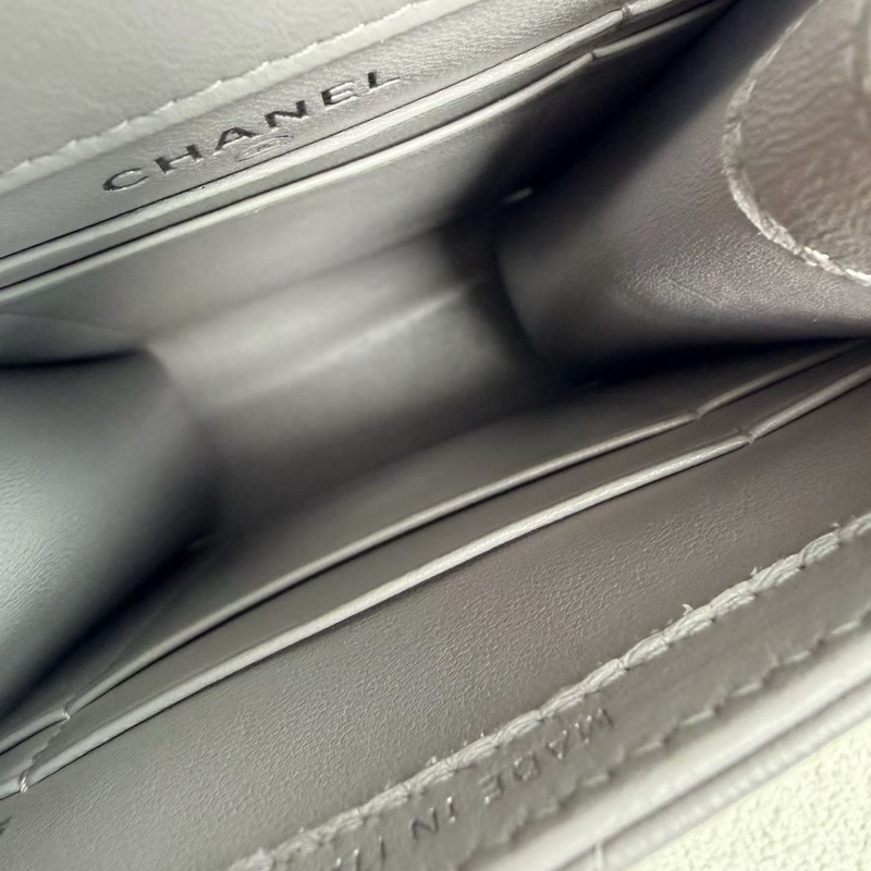 Chanel竪版手機包灰色銀扣 羊皮 11*18*4 99新配件盒子塵袋保卡-2